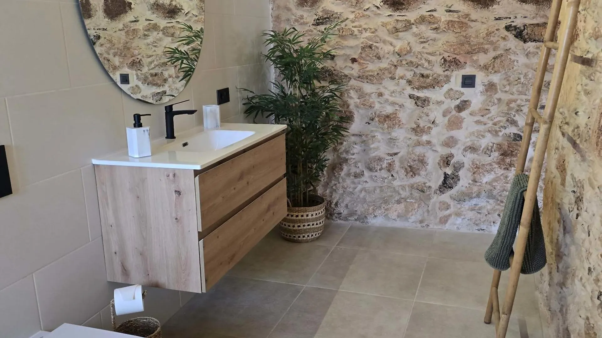 La Montaneta Tefia Suites 0*,
